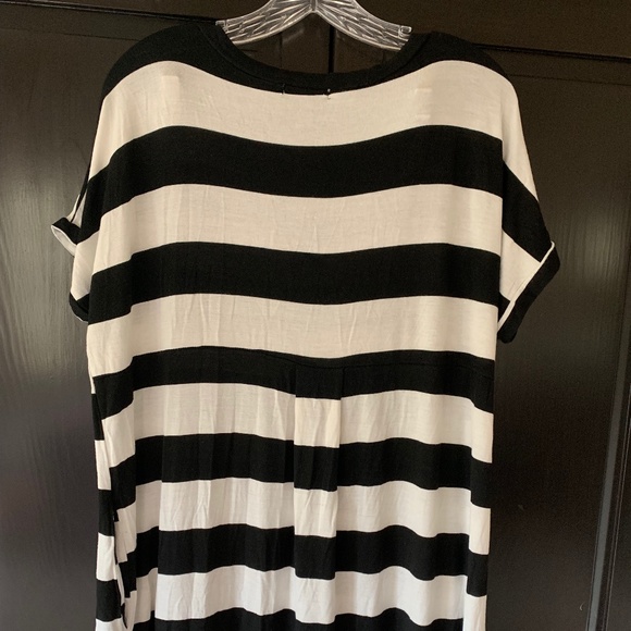 12 Ami V-Neck Pocket Short Sleeve Loose Maxi Dress - Picture 3 of 8